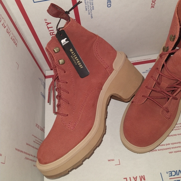 NEW SOREL Hi Line Heel Lace Up Boots - Picture 4 of 9